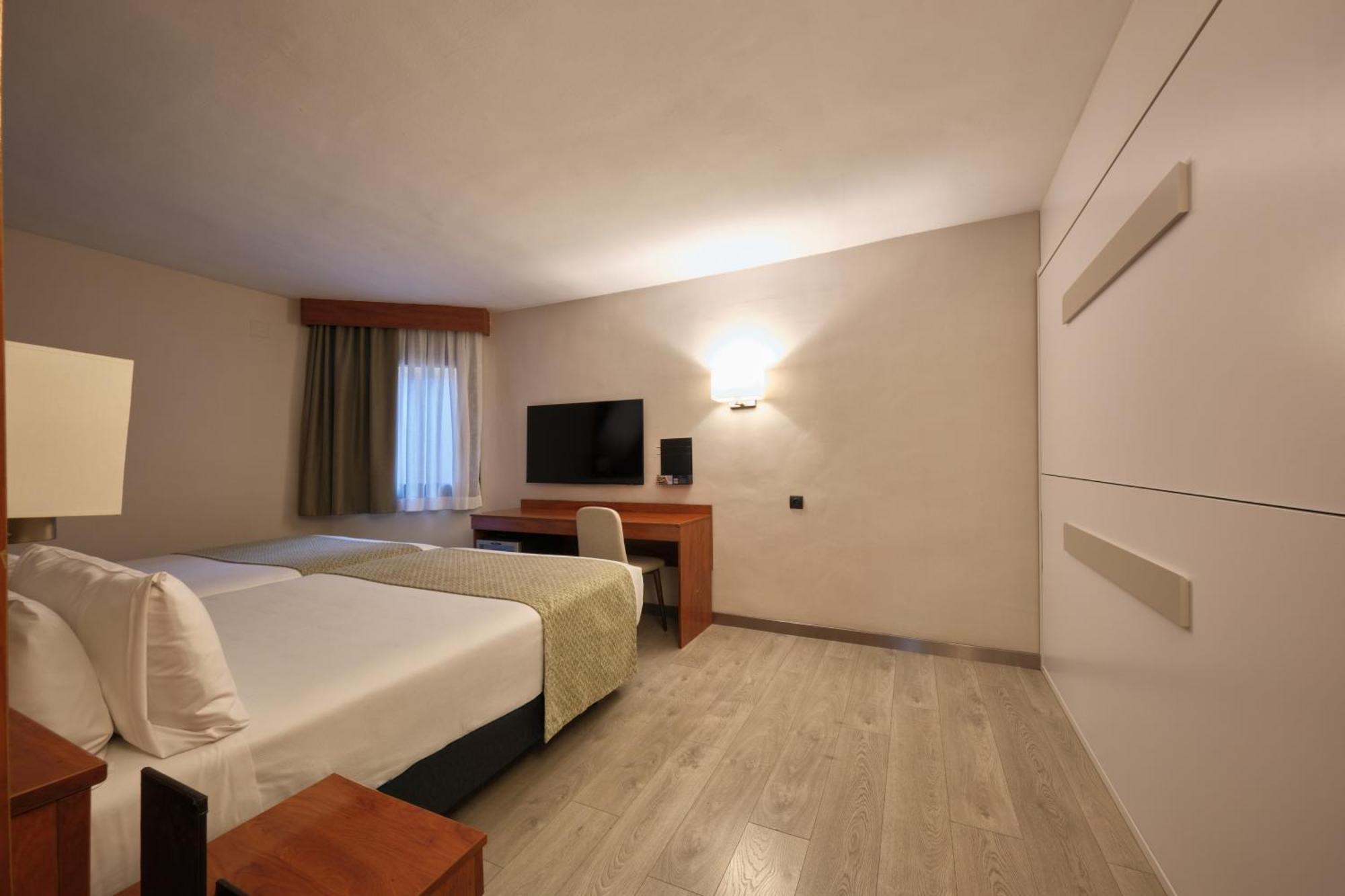 Catalonia Park Putxet Hotel Barcelona Ngoại thất bức ảnh