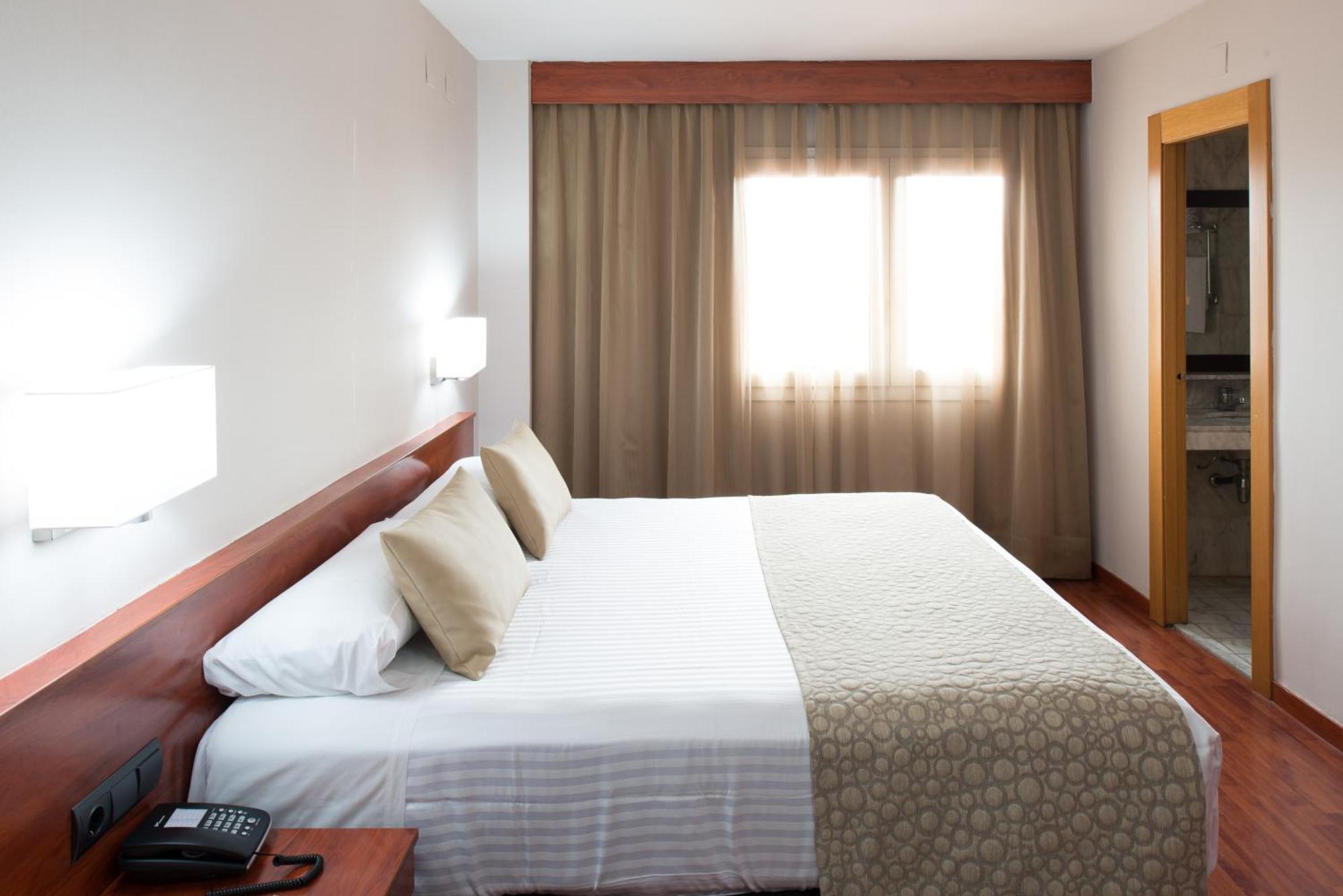 Catalonia Park Putxet Hotel Barcelona Ngoại thất bức ảnh